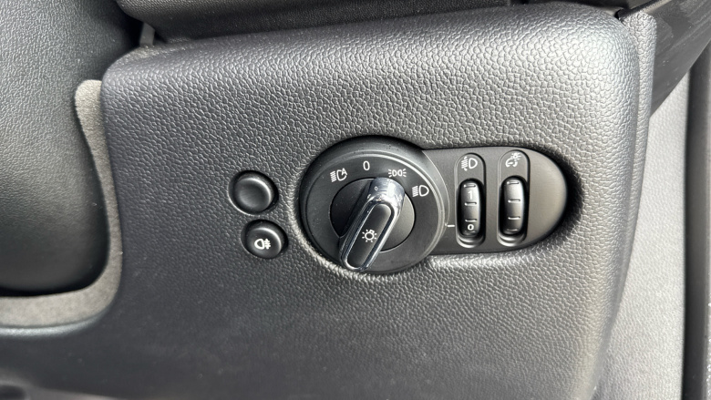 MINI Hatchback 1.5 Cooper Sport 3dr Auto Petrol Hatchback